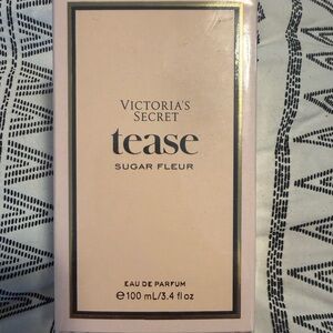 Victoria's Secret Pink Fragrance Box